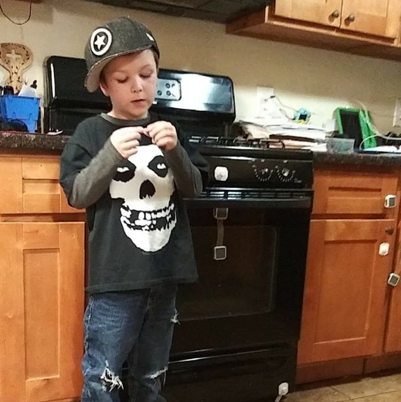 Meet your Posher, Ambassador II Meg B. - Picture 7 of 16